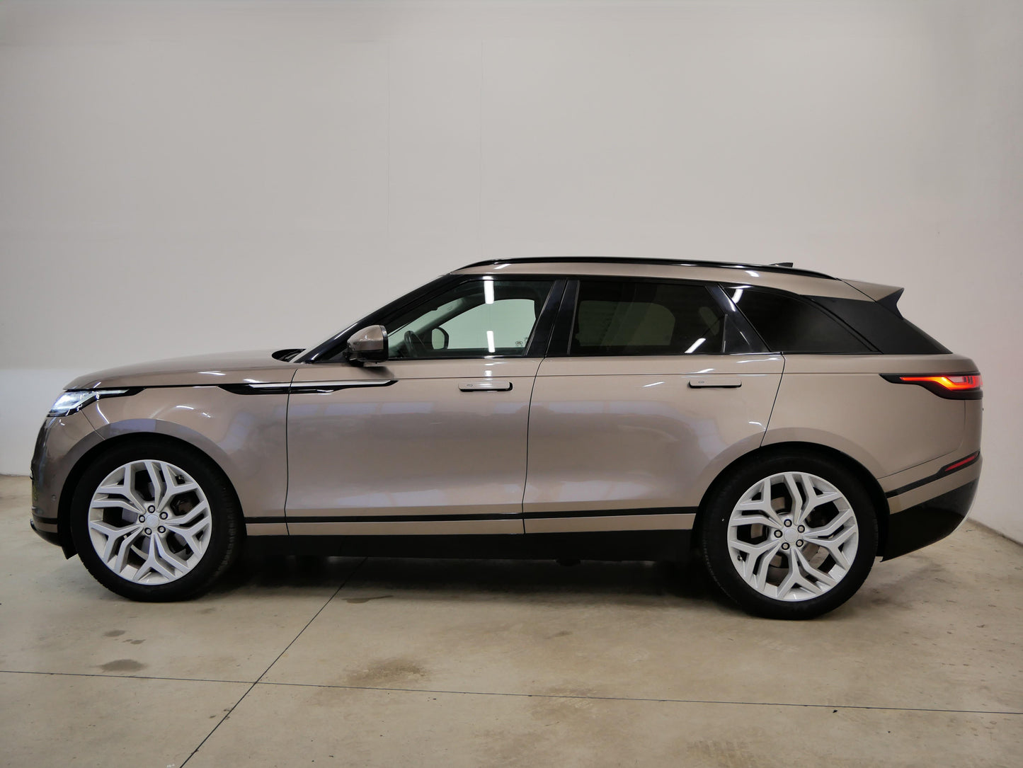 Land Rover Range Rover Velar D300 221 kW AWD SE