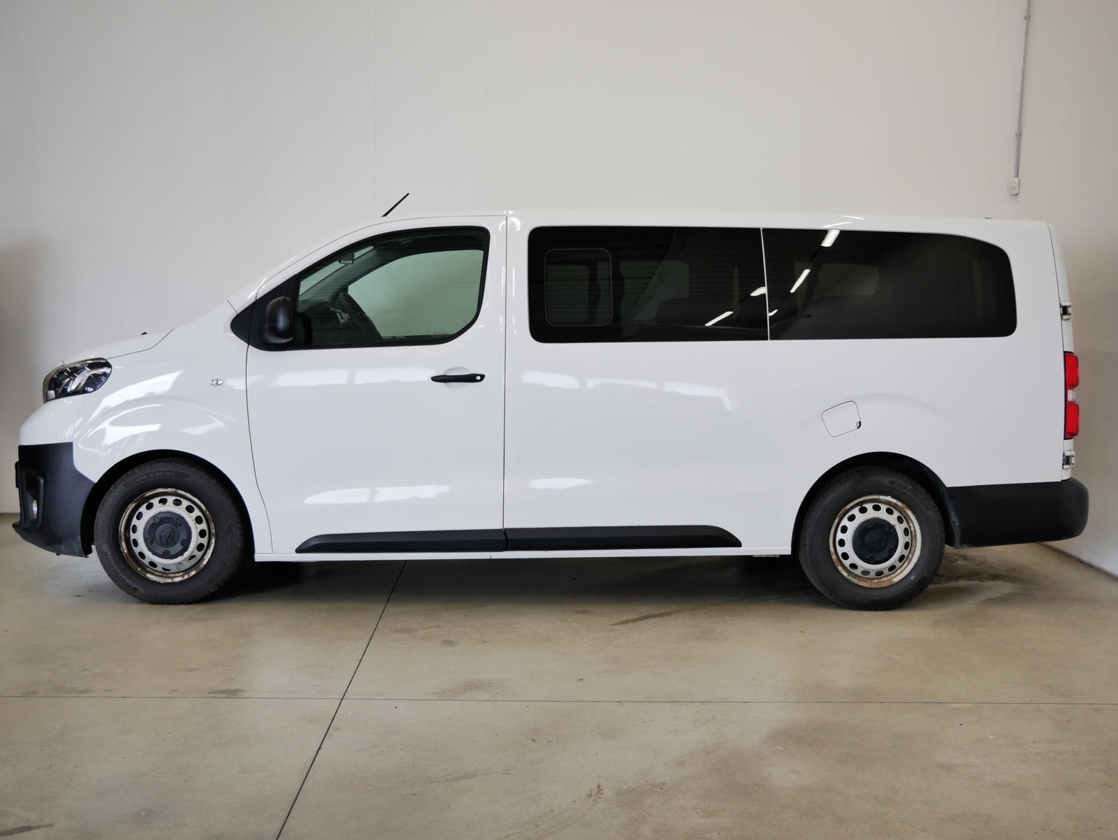 Toyota Proace 1.5D 88 kW 8 míst – foto 3