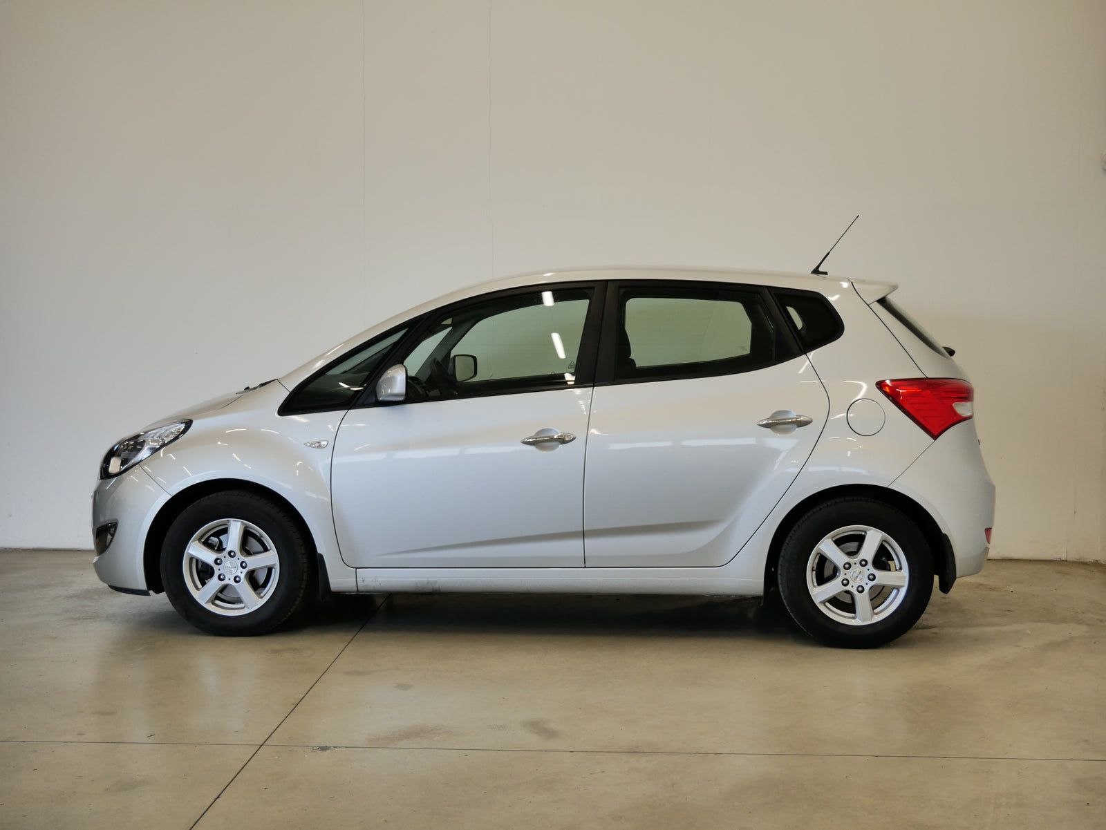 Hyundai ix20 1.4i 66kW Trikolor – foto 3