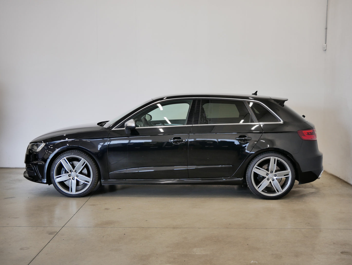 Audi S3 2.0TFSi 221kW Quattro