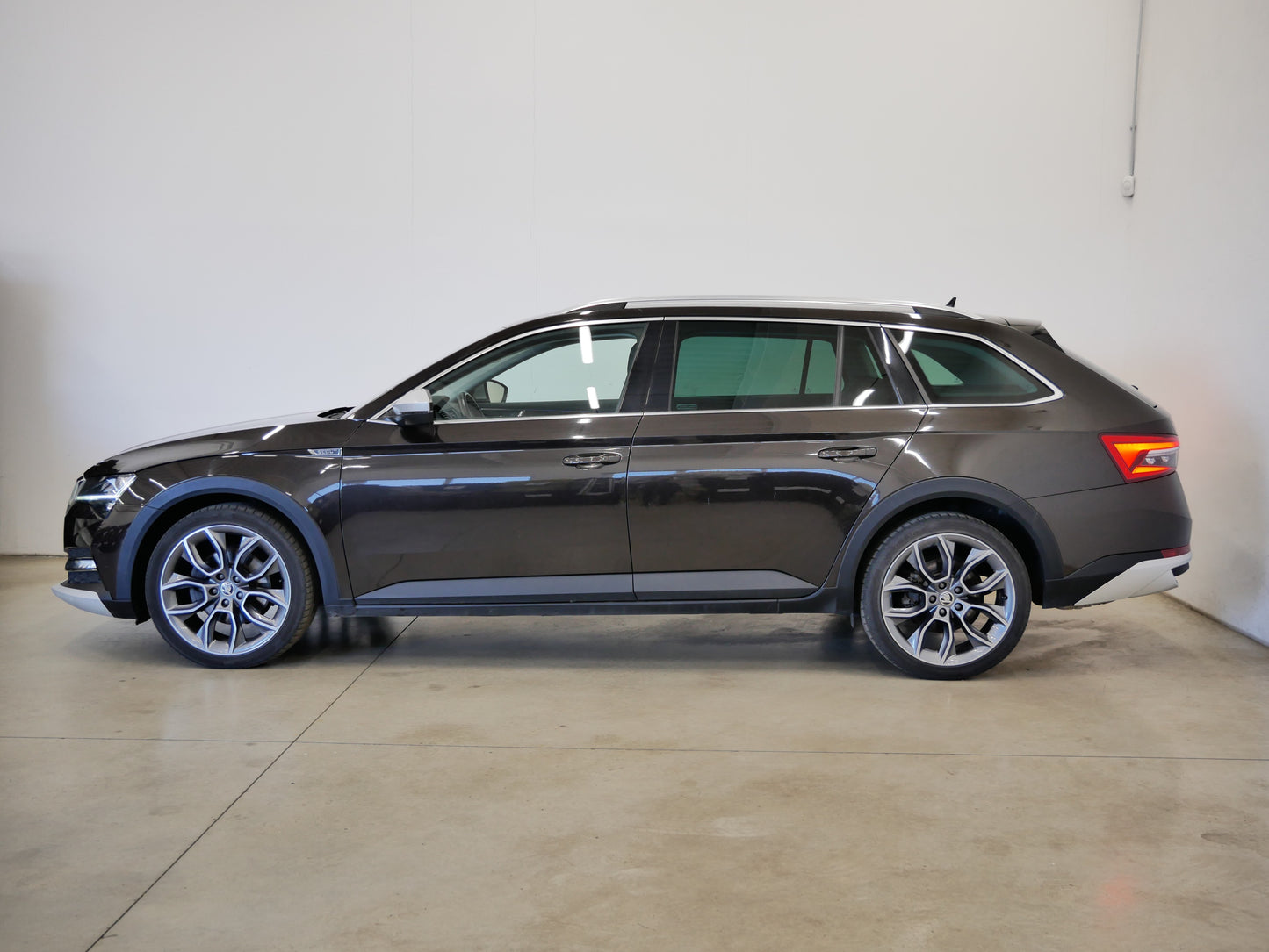 Škoda Superb 2.0 TDI 140 kW Scout