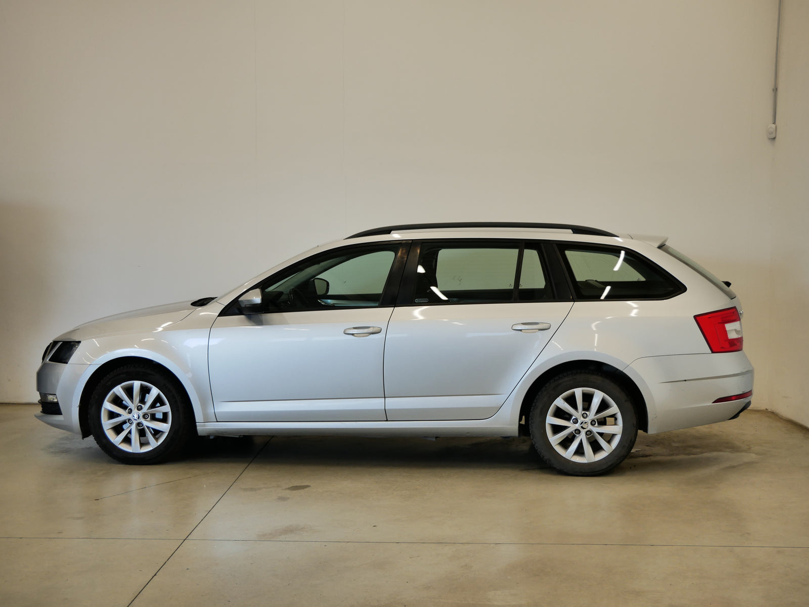 Škoda Octavia 1,6 TDi 85kW Ambition Plus – foto 3
