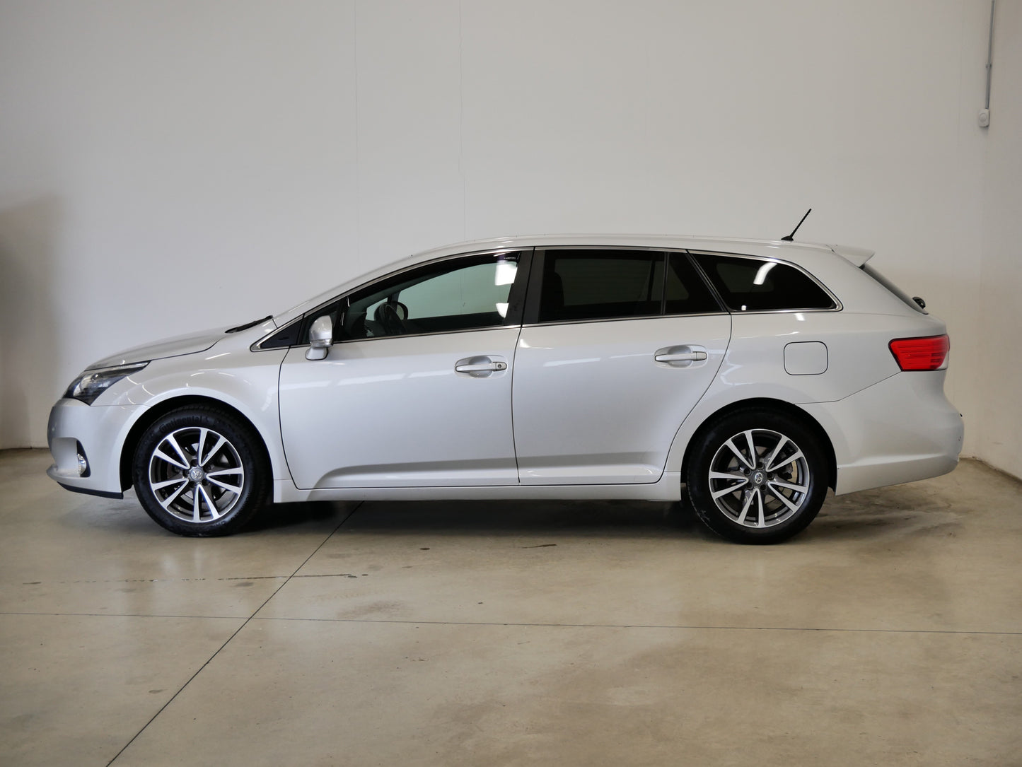 Toyota Avensis 1.6 Valve Matic 97 kW Edition