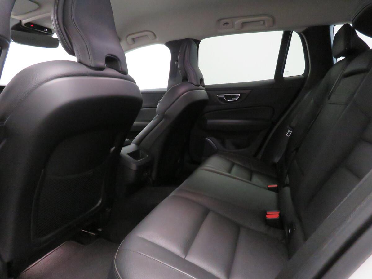 Volvo V60 2,0 145kW B4 AWD diesel Pro AU