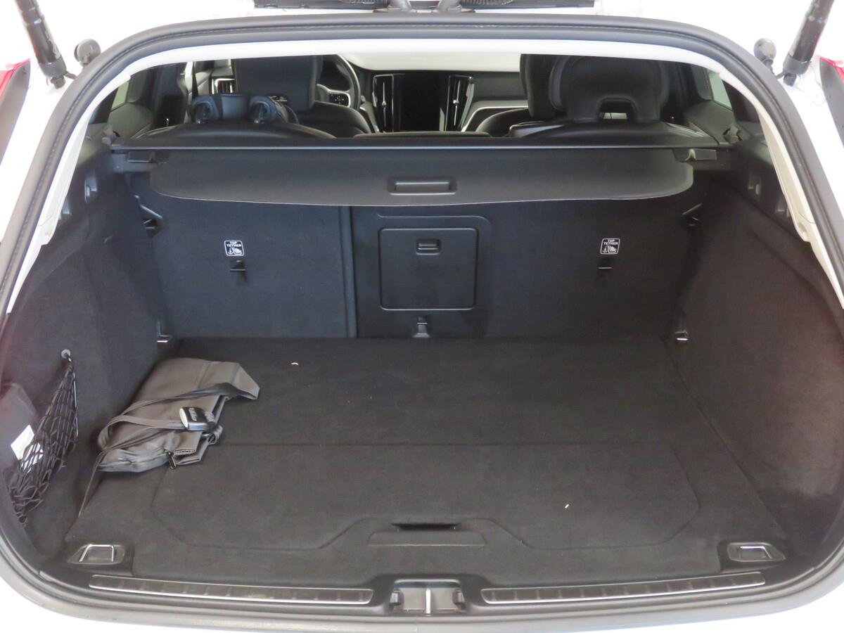 Volvo V60 2,0 145kW B4 AWD diesel Pro AU