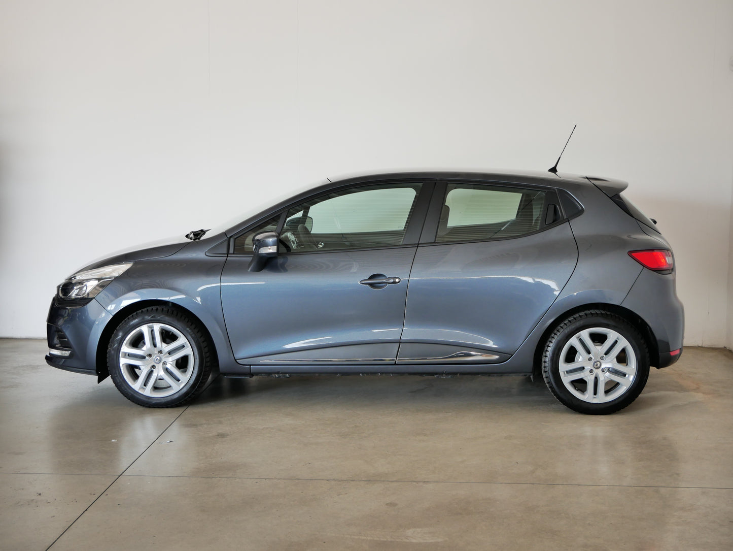 Renault Clio 0.9i 56 kW