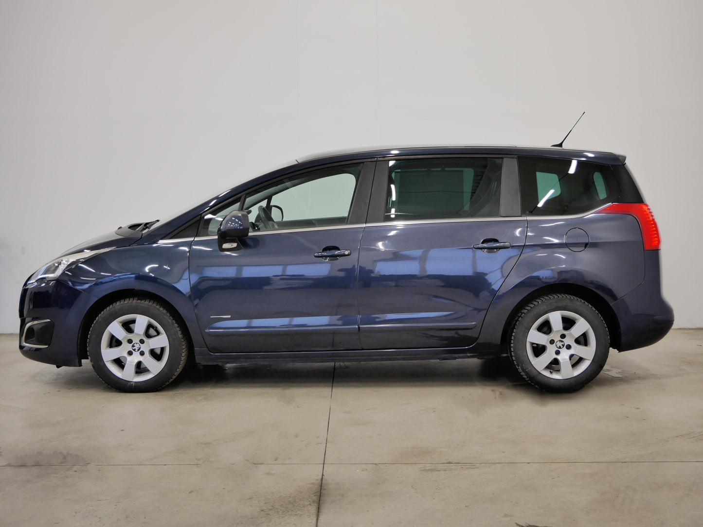 Peugeot 5008 2.0 HDi 110kW Business line