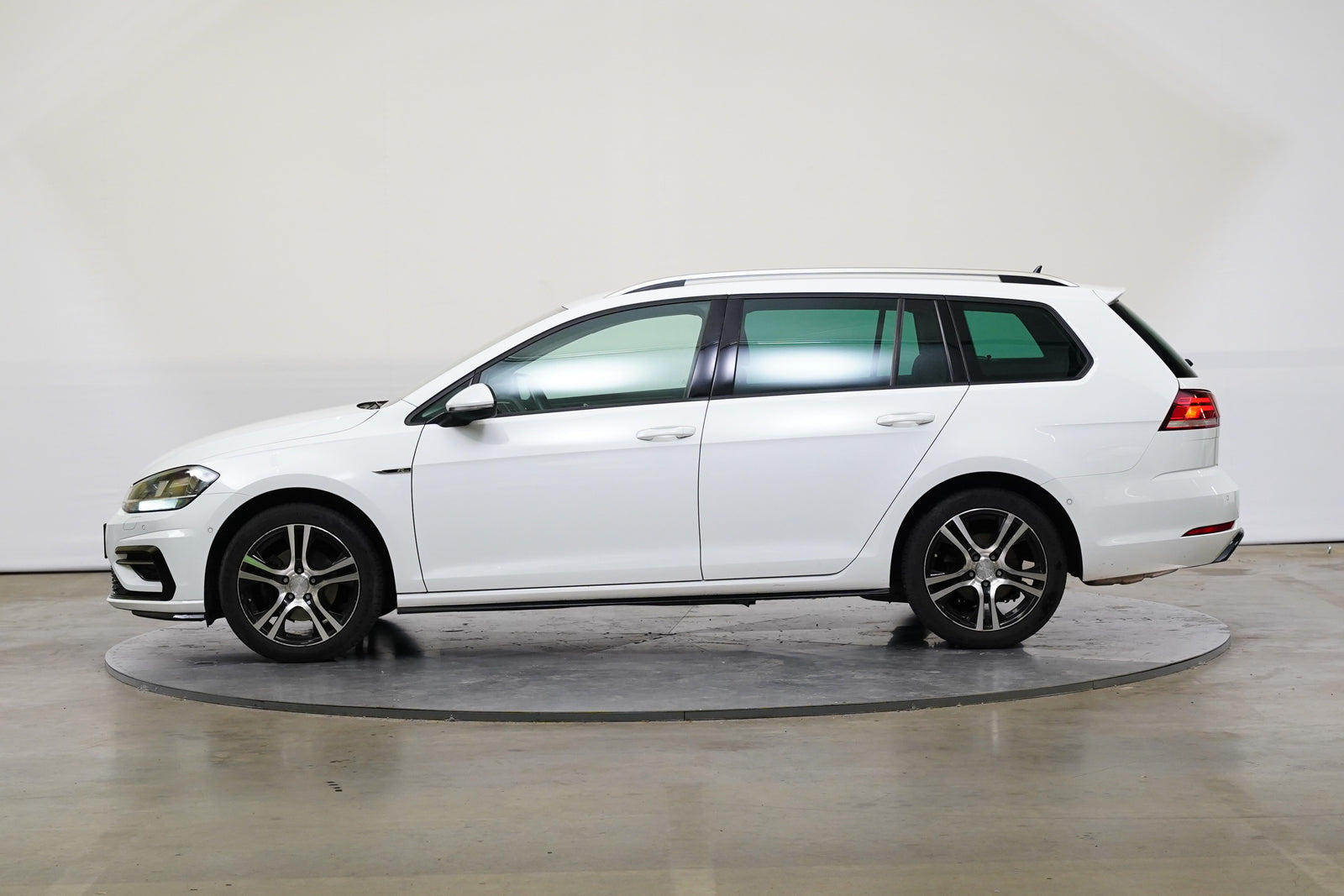 Volkswagen Golf 2.0 TDI 110 kW Comfortline – foto 3