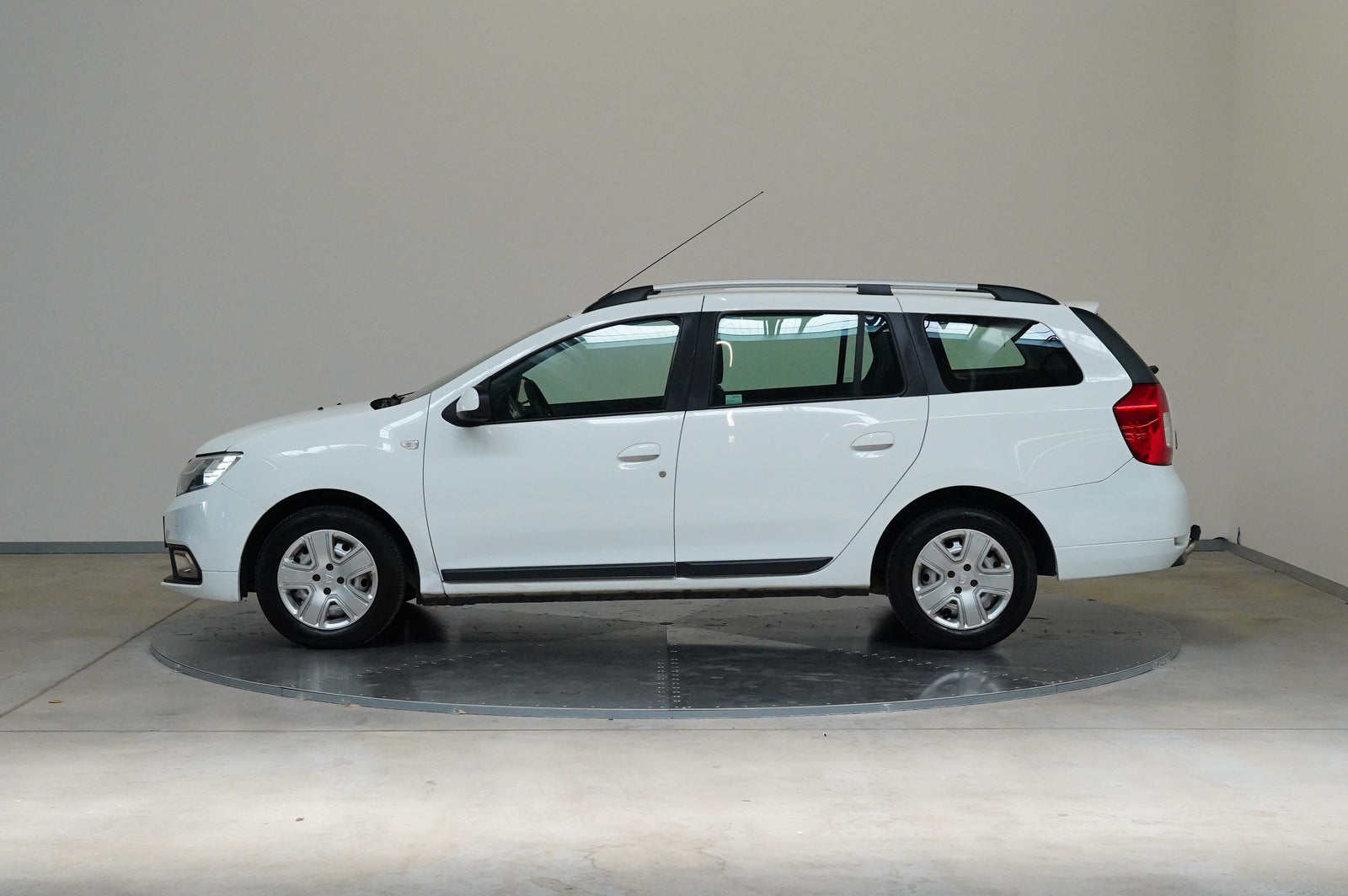 Dacia Logan 1.0 SCe 54 kW – foto 3