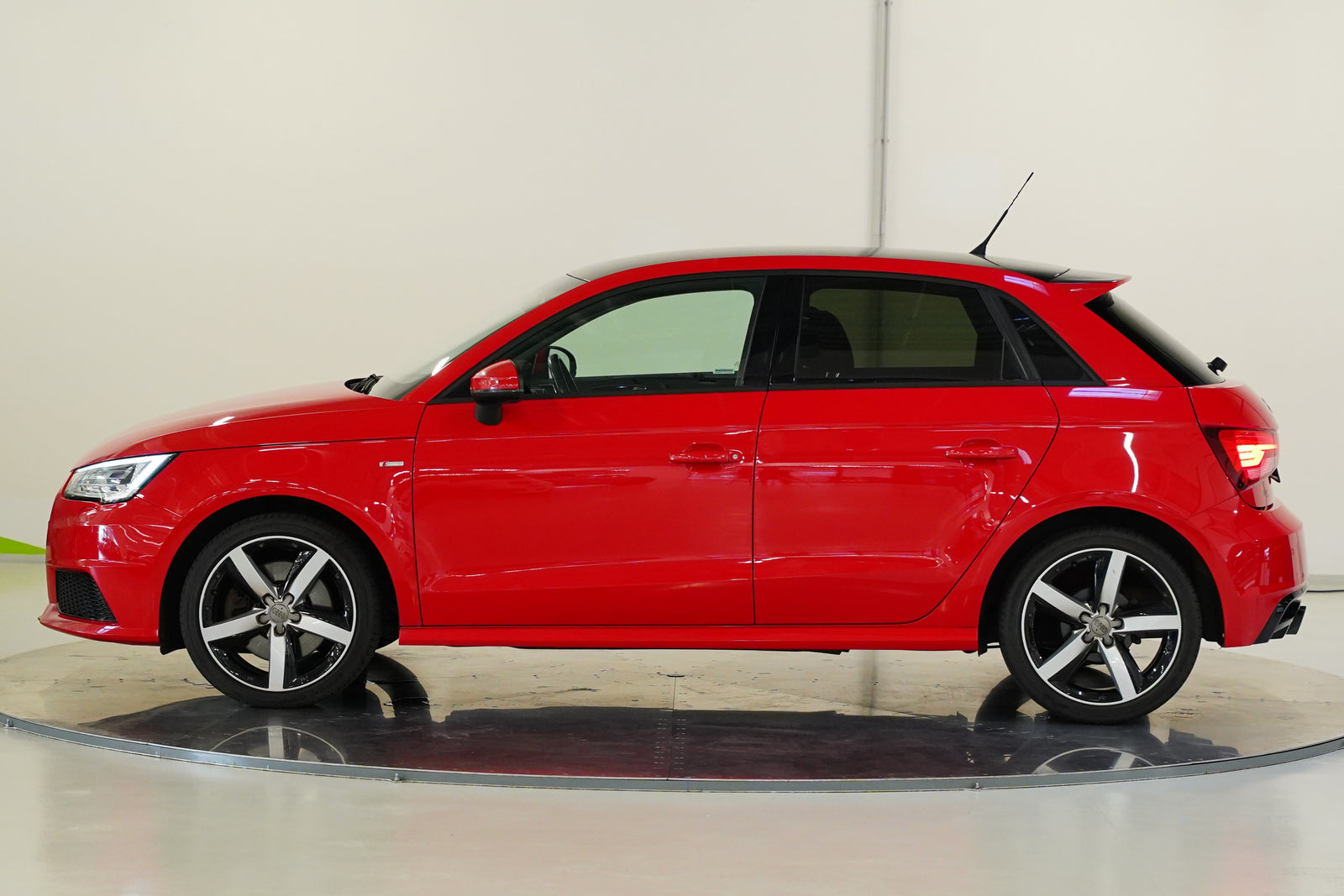 Audi A1 1.8 TFSI 141 kW S-tronic Sport – foto 3