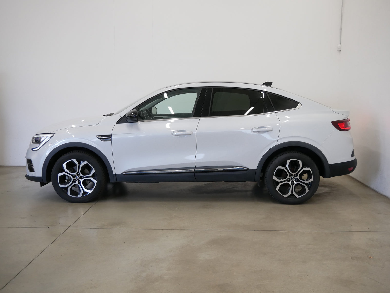 Renault Arkana 1.6 E-Tech 69 kW – foto 3