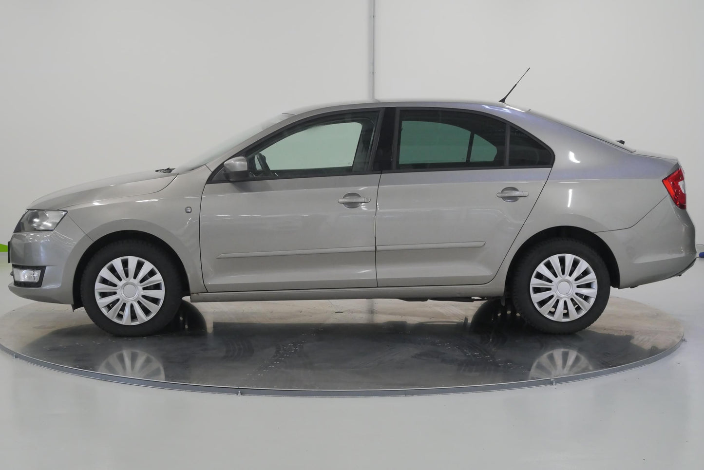 Škoda Rapid 1.6 TDI 77 kW Elegance Extra+