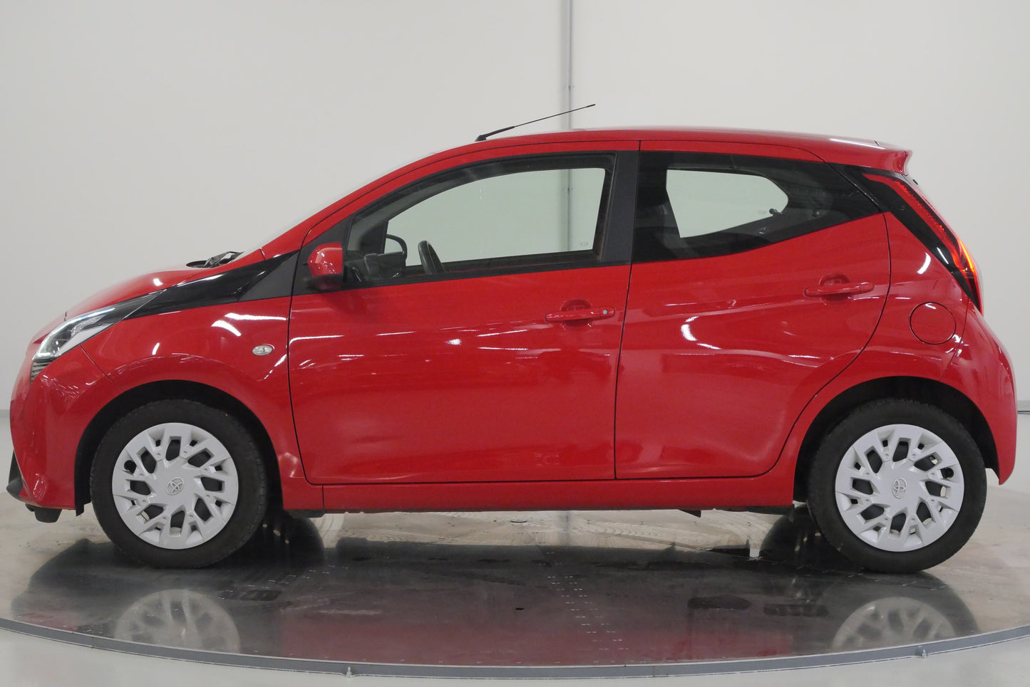 Toyota Aygo 1.0 VVT-i 53 kW X-Play