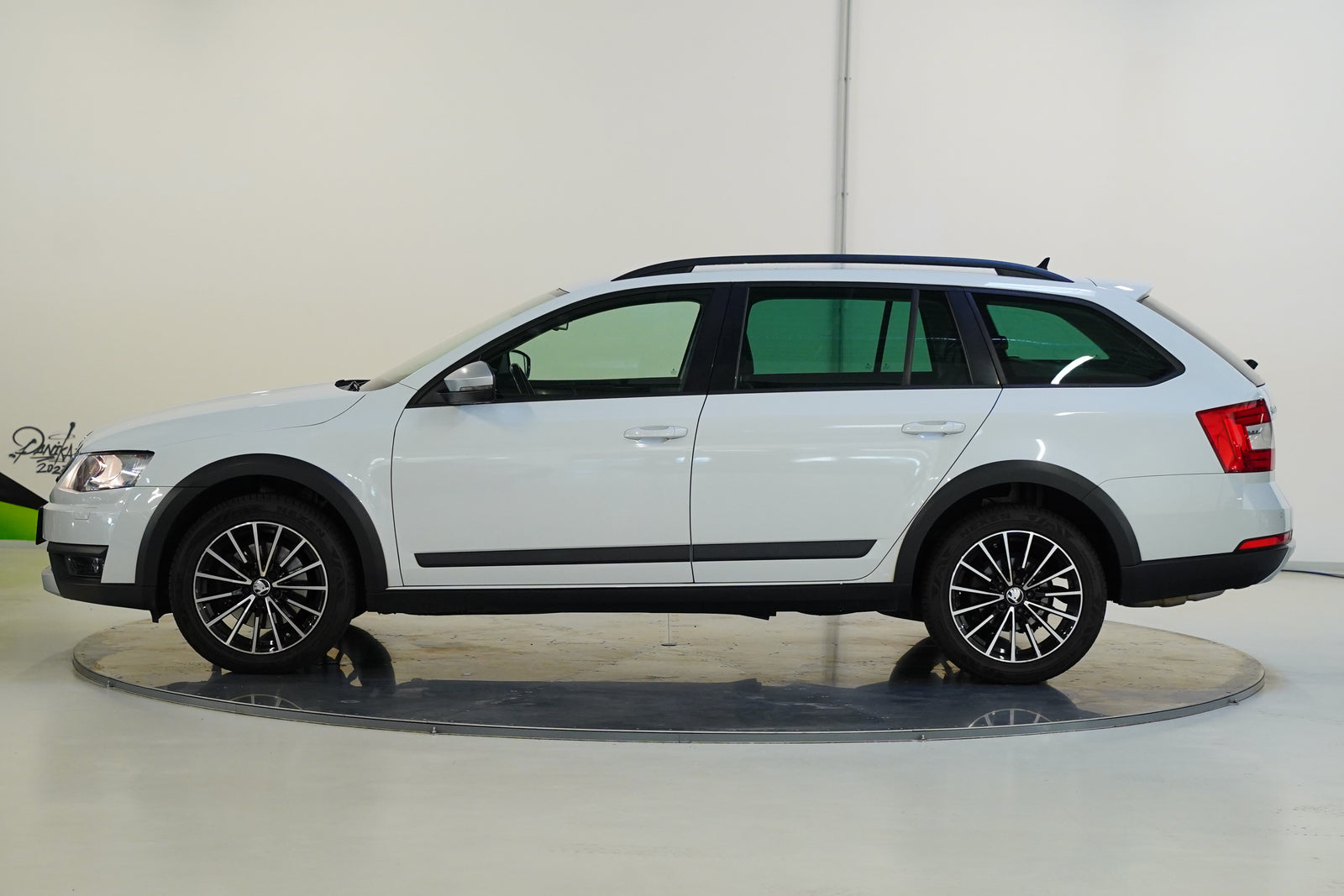 Škoda Octavia 2.0 TDI 135 kW Scout 4x4 – foto 3