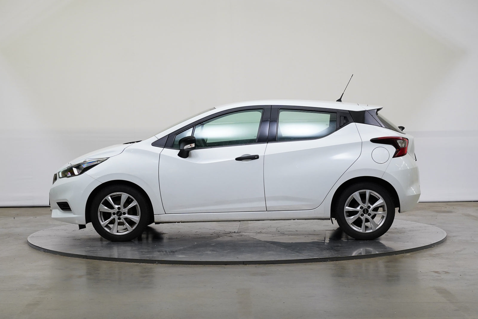 Nissan Micra 1.0 i 52 kW Visia Plus – foto 3