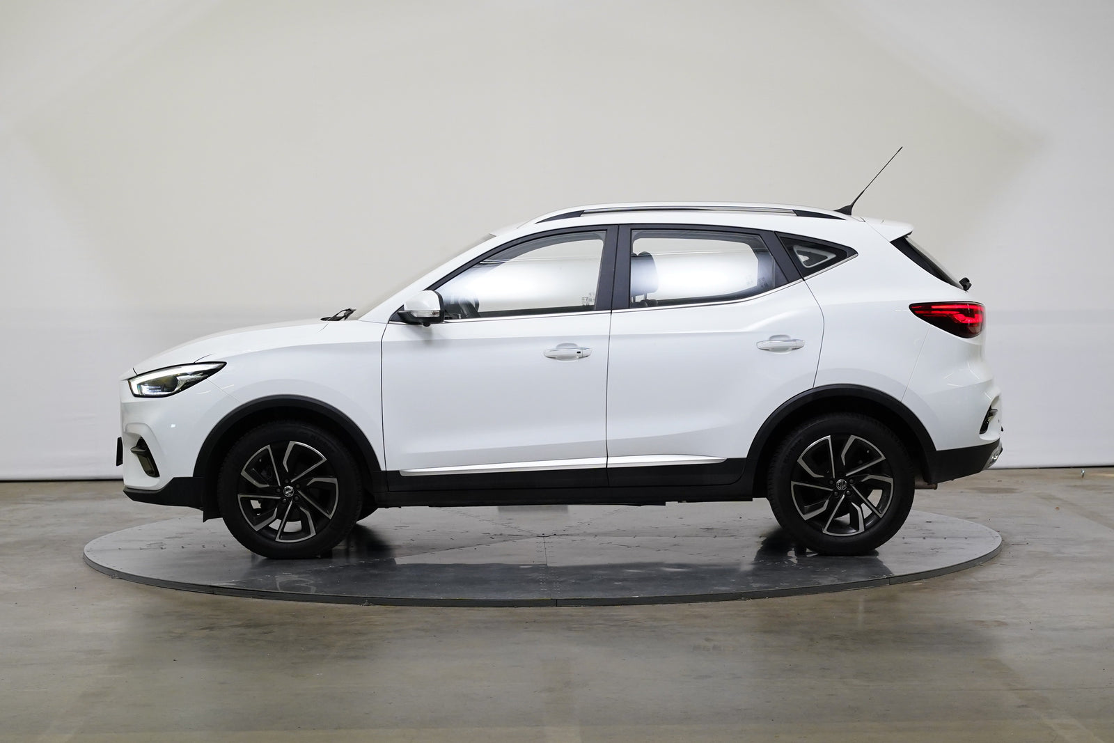MG ZS 1.0 TGI 82 kW Elegance – foto 3