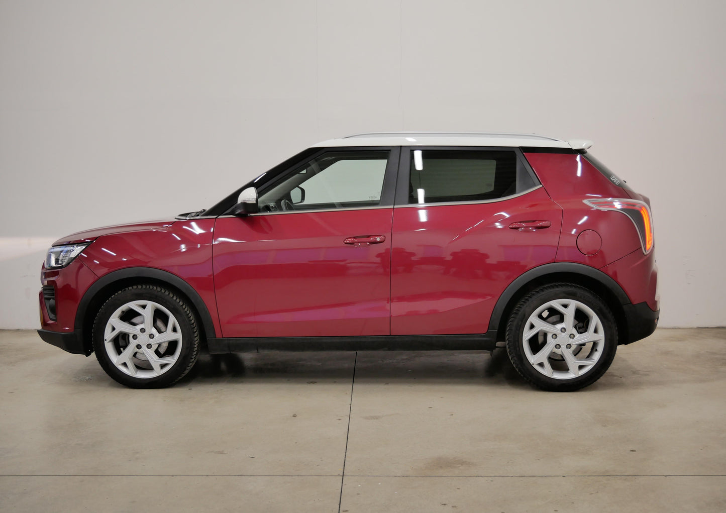 Ssang Yong Tivoli 1.5 i 120 kW Black Line