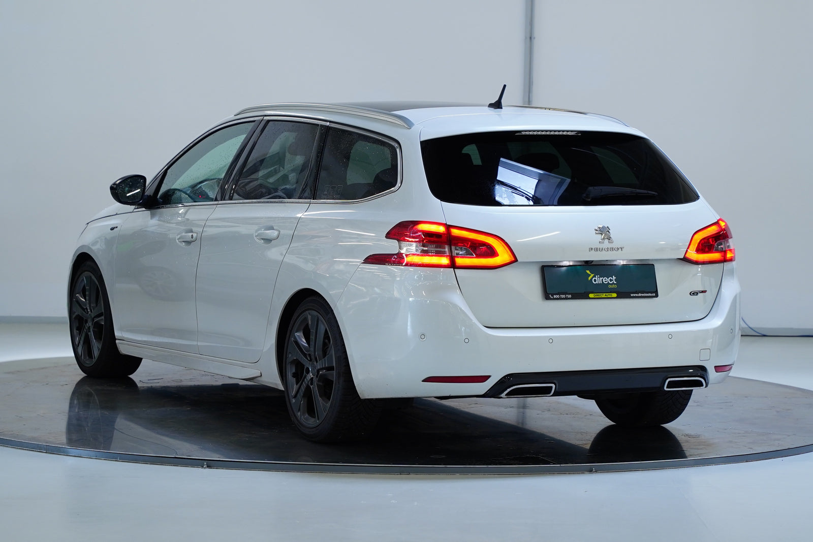 Peugeot 308 2.0 Blue-HDi 132 kW GT – foto 3