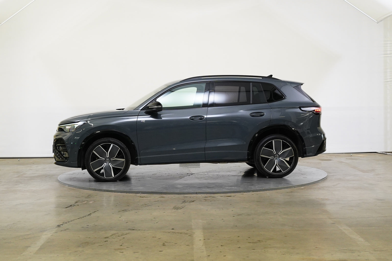 Volkswagen Tiguan 2.0 TSI 150 kW DSG 4x4 R-Line – foto 3