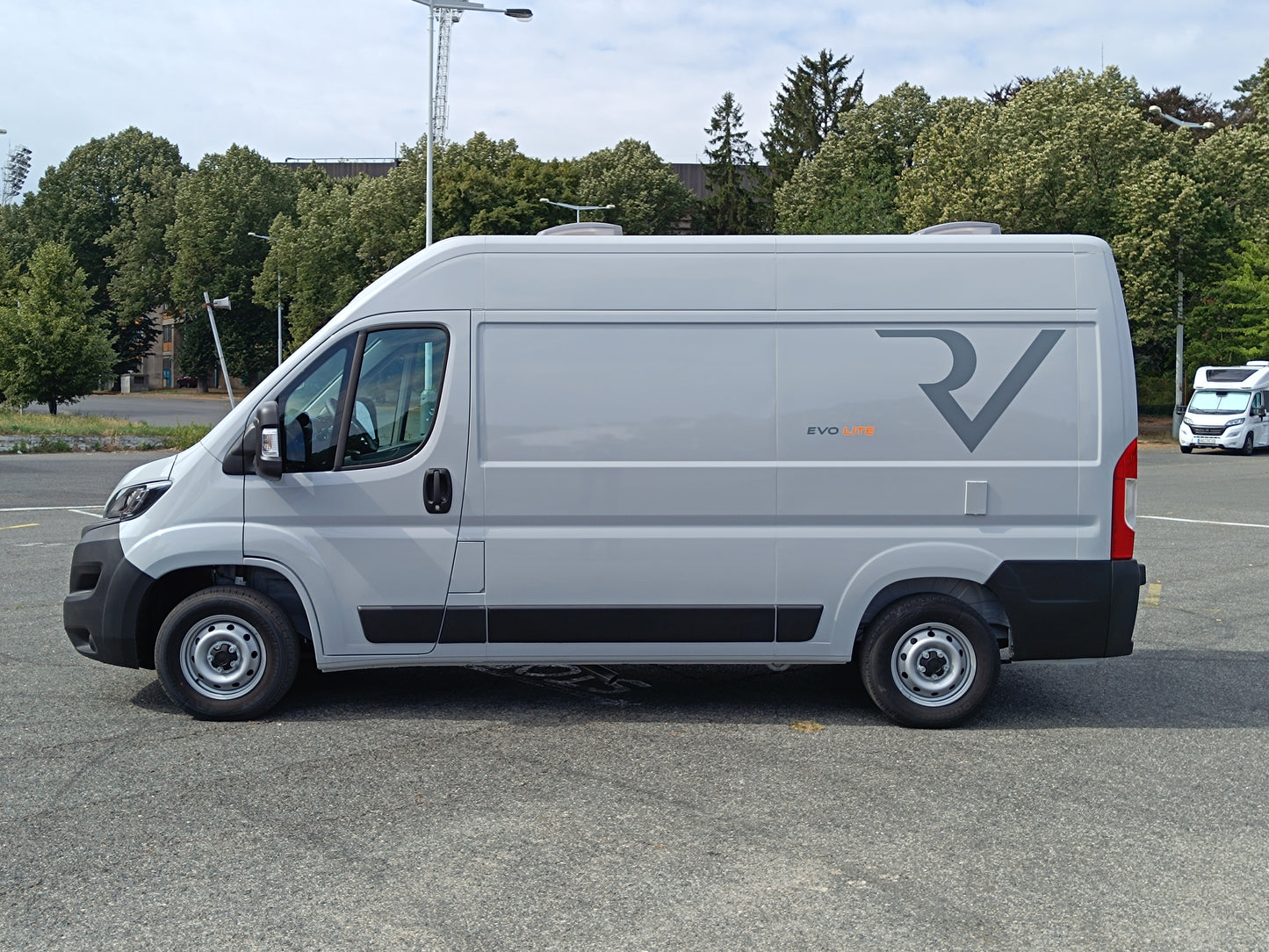 Fiat Ducato Light 2,2 MTJ L2H2 Obytný automobil