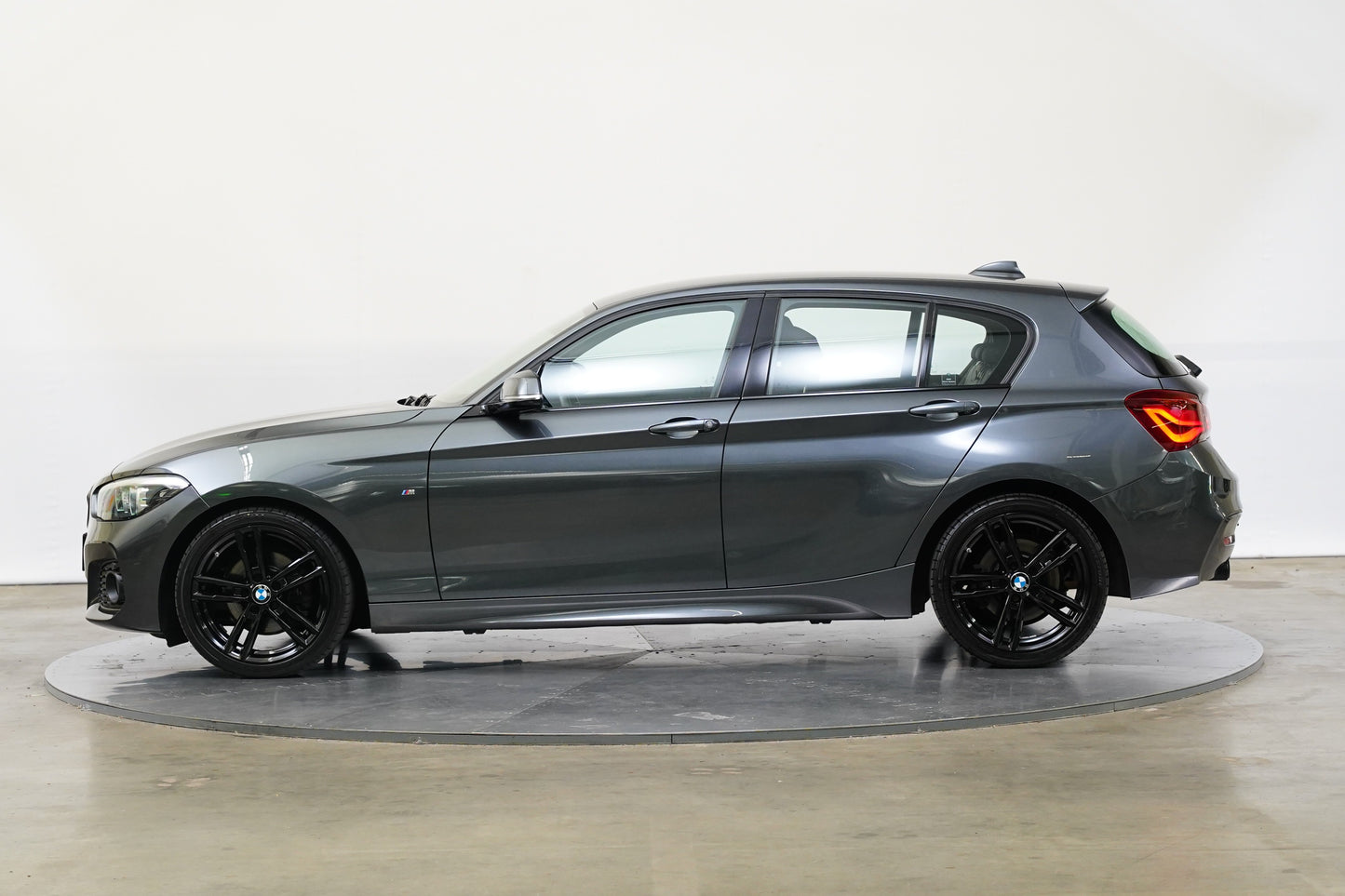 BMW Řada 1 120i 135 kW M Sportpaket