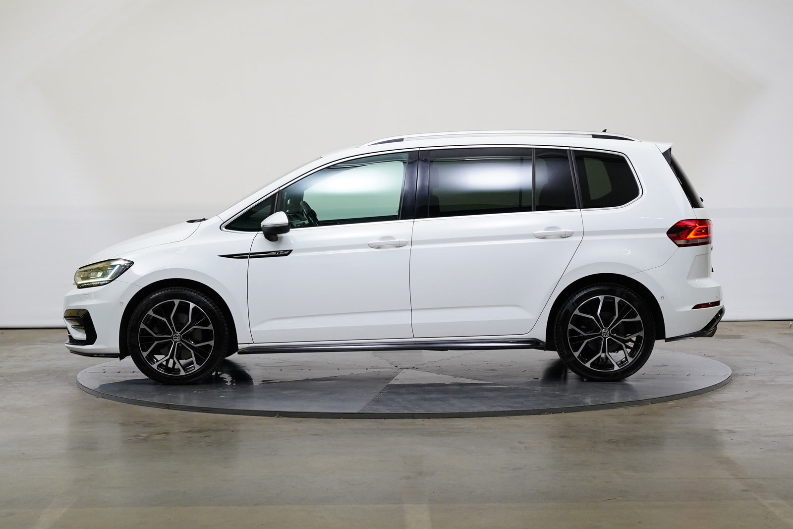 Volkswagen Touran 1.4 TDI 110 kW R-Line – foto 3