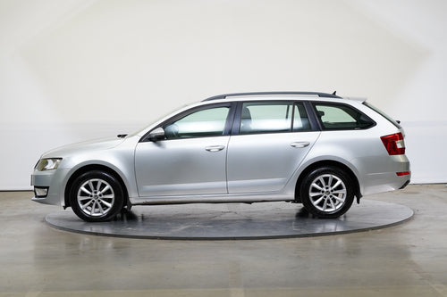 Škoda Octavia 1.6 TDI 81kW DSG Ambition Plus – foto 3