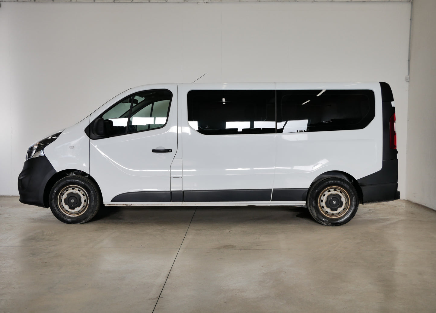Opel Vivaro 1.6CDTi 85kW 9 míst L2H1