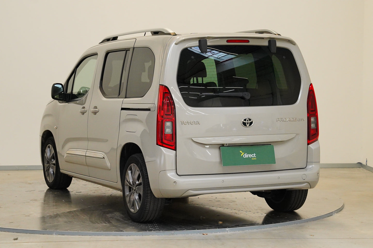 Toyota Proace City Verso 1.2T 96 kW Family L1