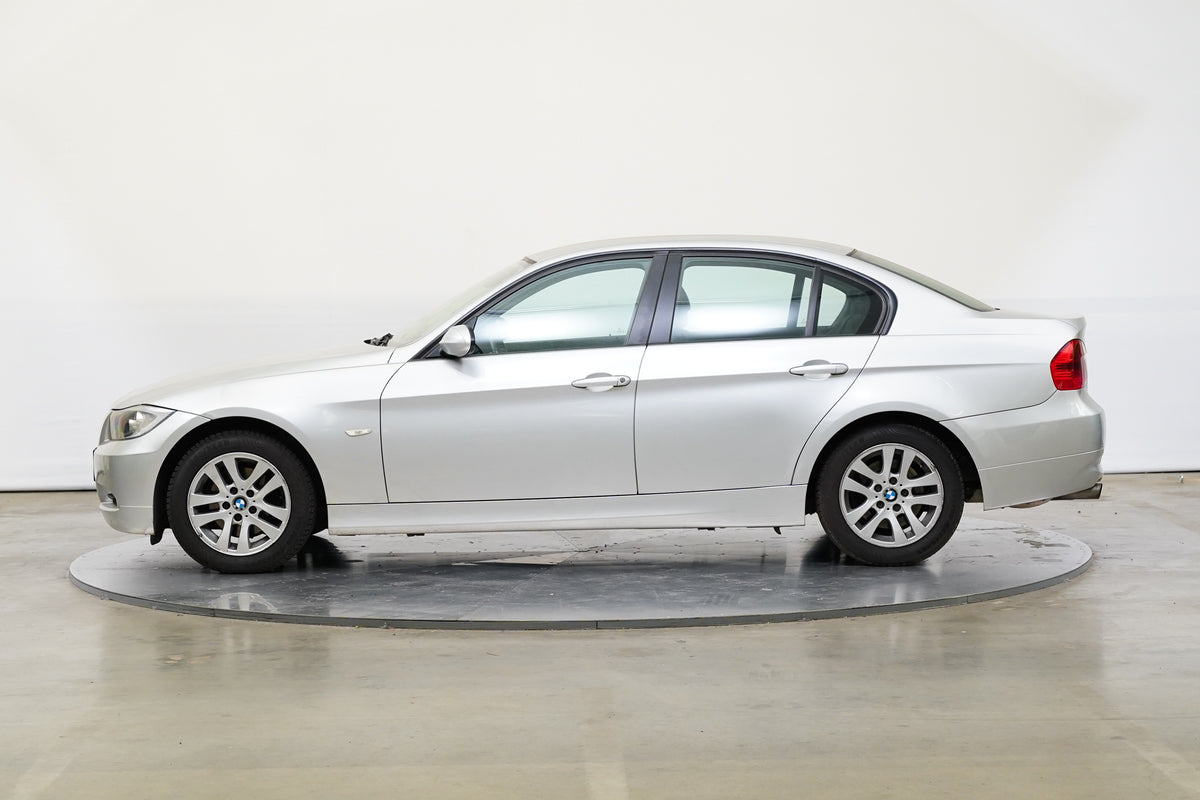 BMW Řada 3 318i 105 kW – foto 3