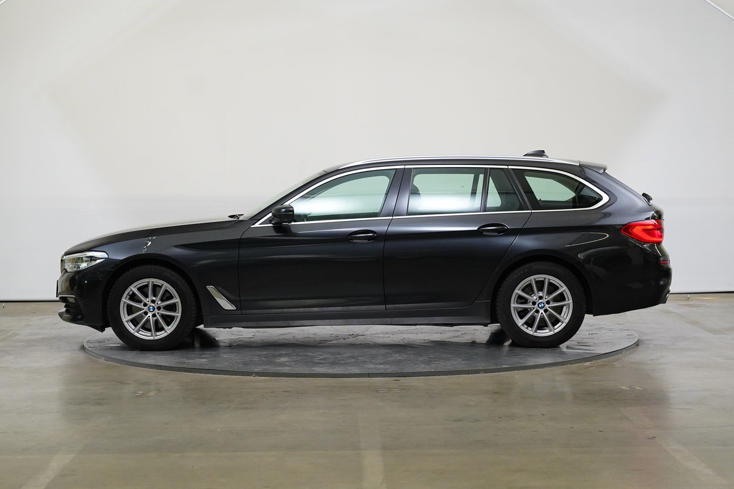 BMW 5 Series 520d xDrive 140 kW