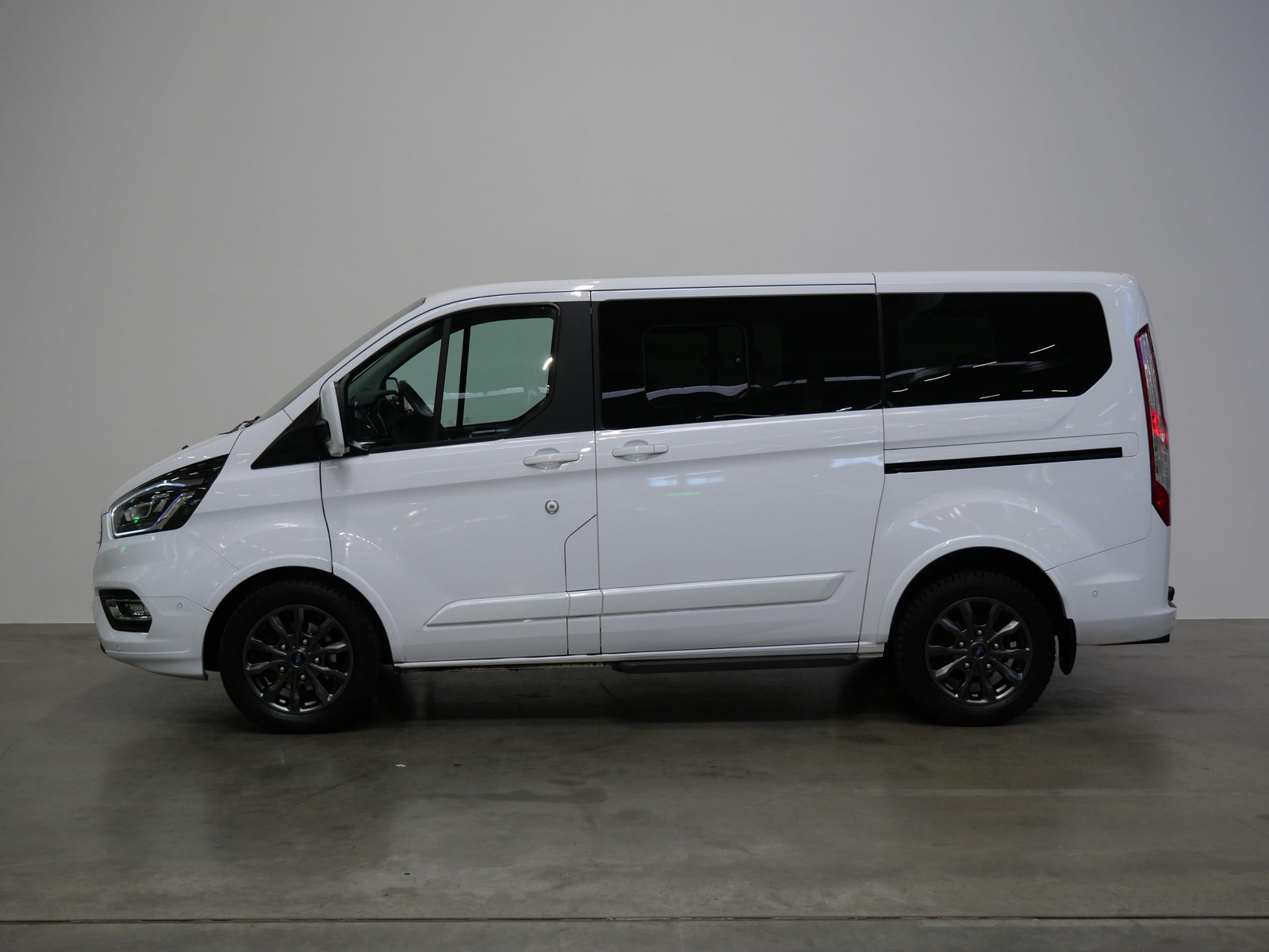 Ford Tourneo Custom 2.0 TDCI 136 kW Titanium X – foto 3