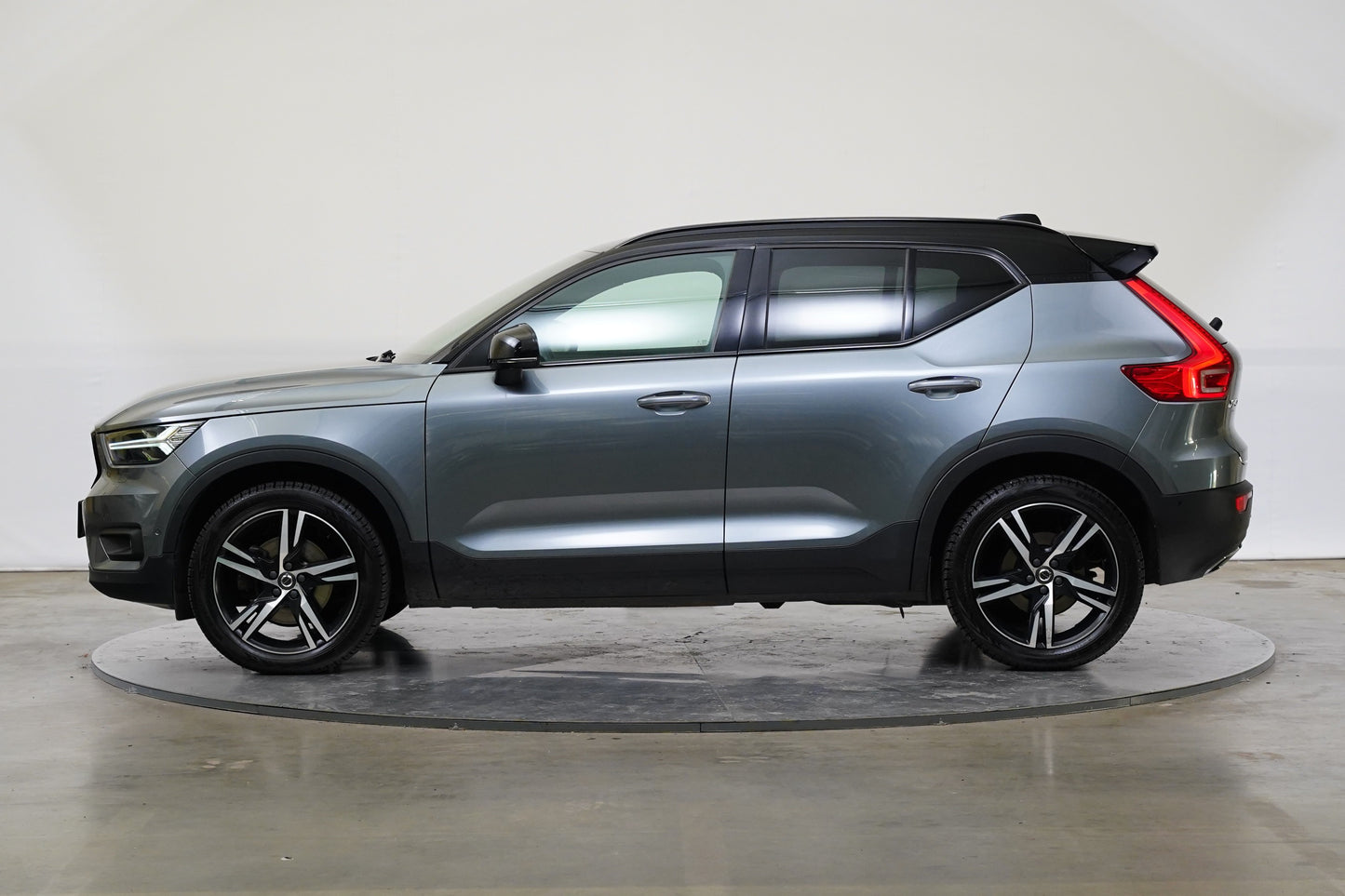 Volvo XC40 2.0 D 140 kW R-design AWD