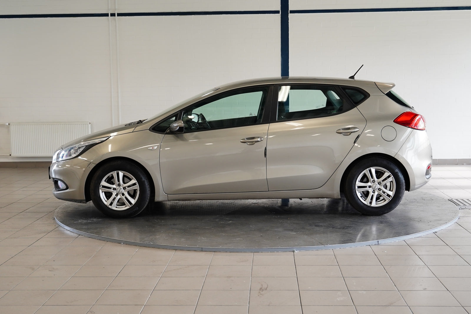 Kia Ceed 1.6 GDI 99 kW – foto 3