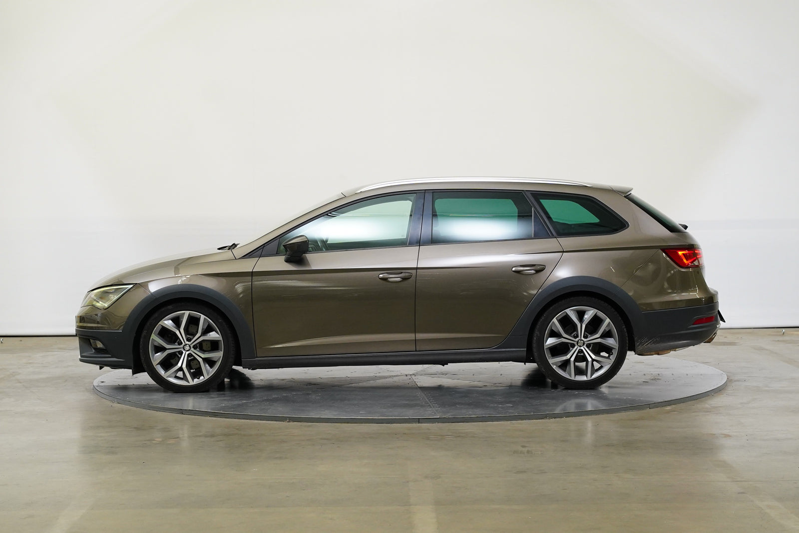 Seat Leon 2.0TDI 135kW 4Drive X-Perience – foto 3