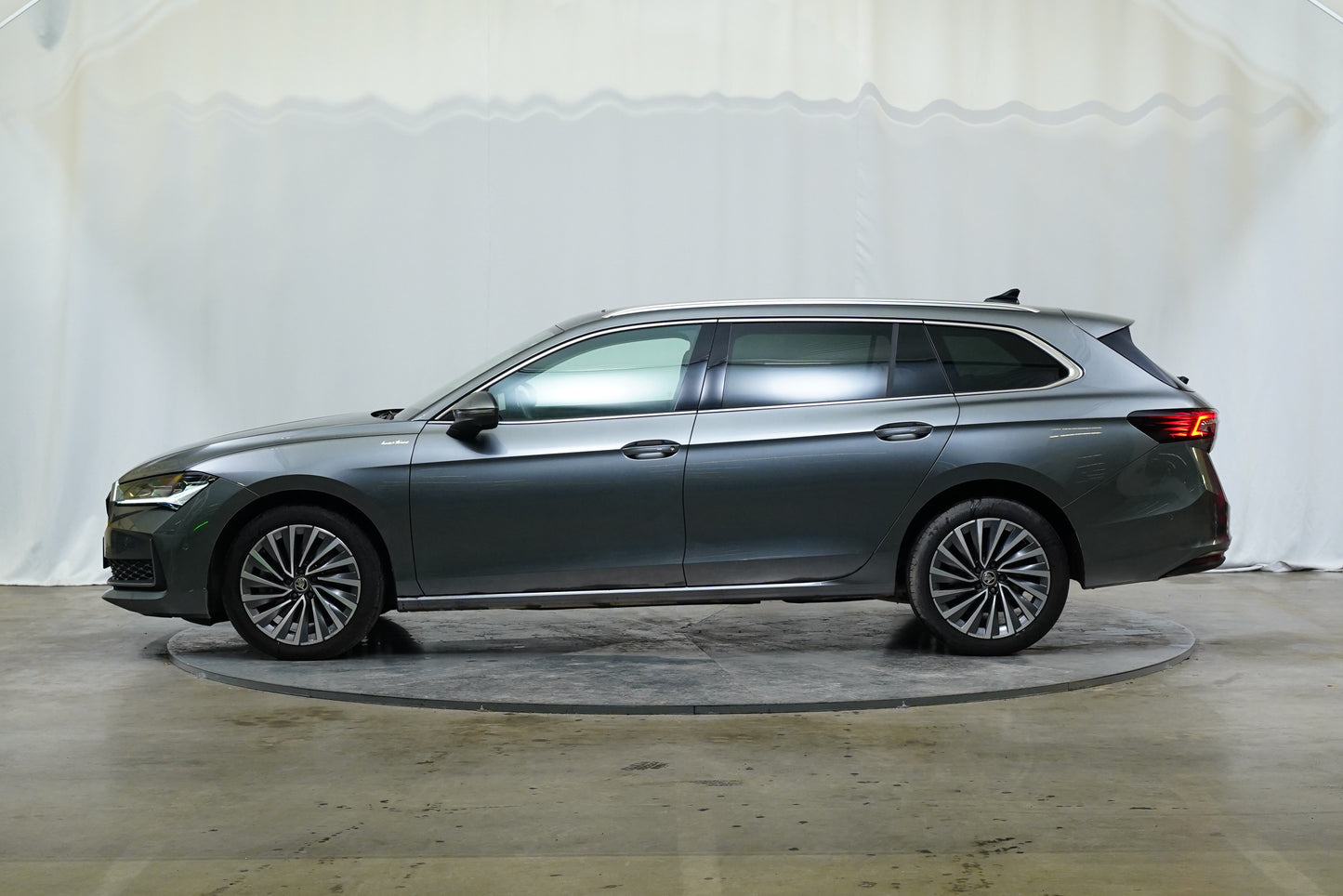 Škoda Superb 2.0 TDI 142 kW DSG 4x4 L&K
