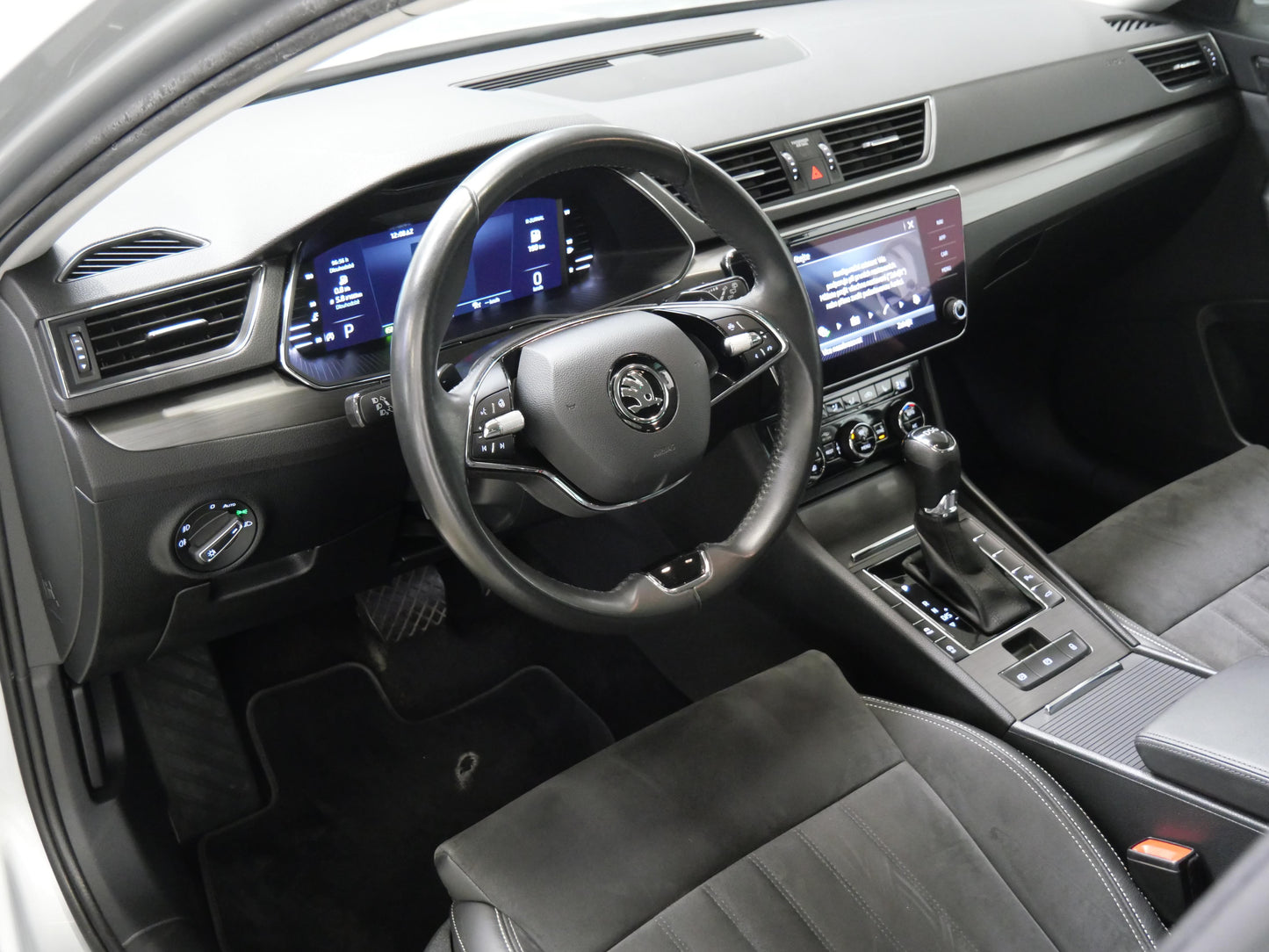 Škoda Superb 2.0 TDI 110 kW DSG Style Plus