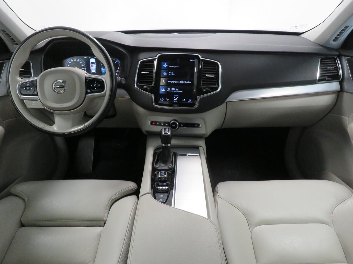 Volvo XC90 D5 AWD MOMENTUM