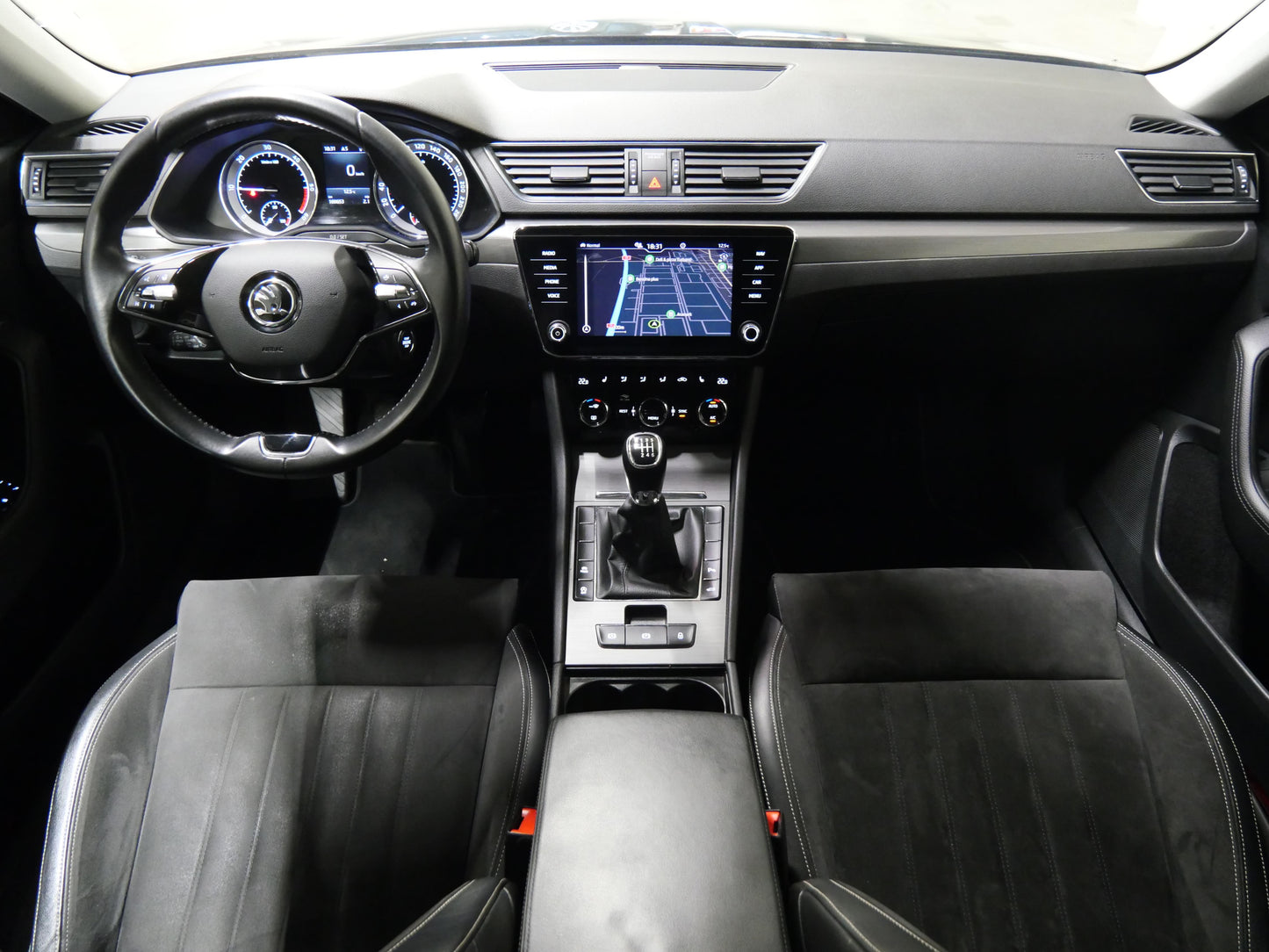 Škoda Superb 2.0 TDI 110 kW Style Extra