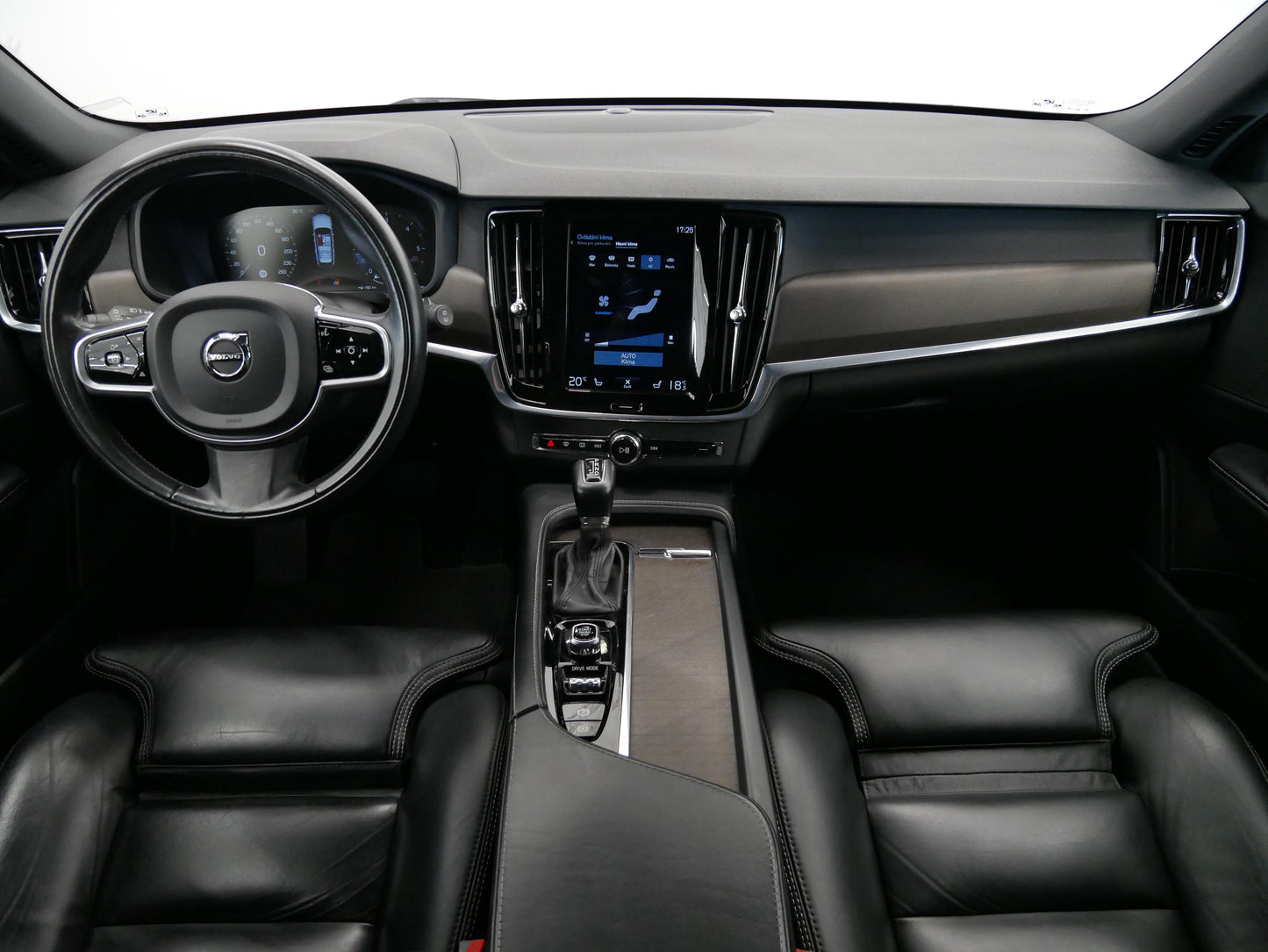 Volvo V90 D5 173 kW AWD Cross Country