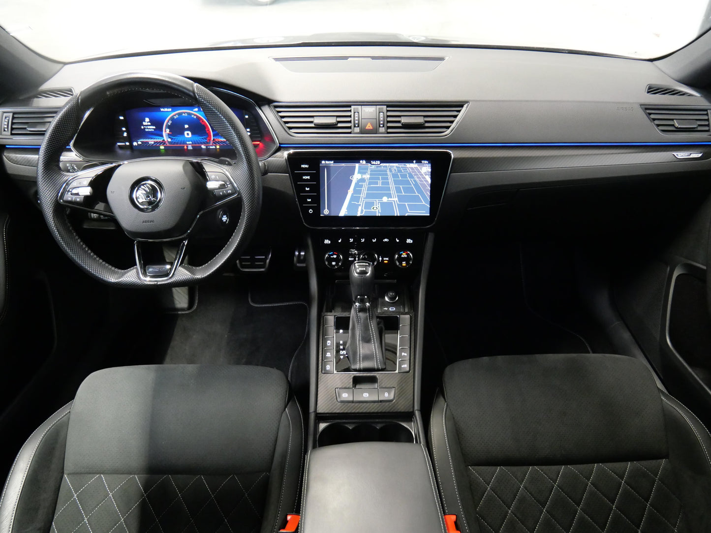 Škoda Superb 2.0 TDI 147 kW 4x4 SportLine
