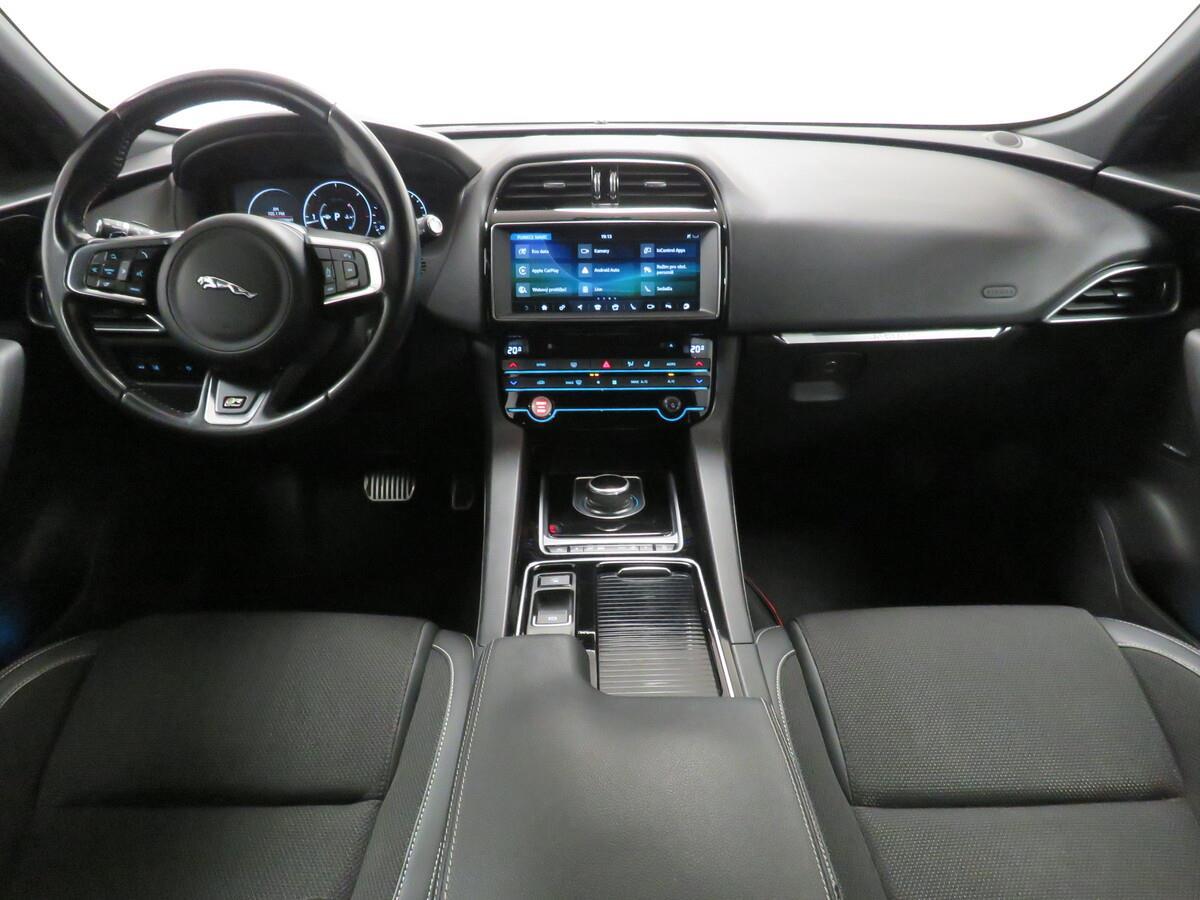 Jaguar F-Pace 20d 132 kW AWD Pure