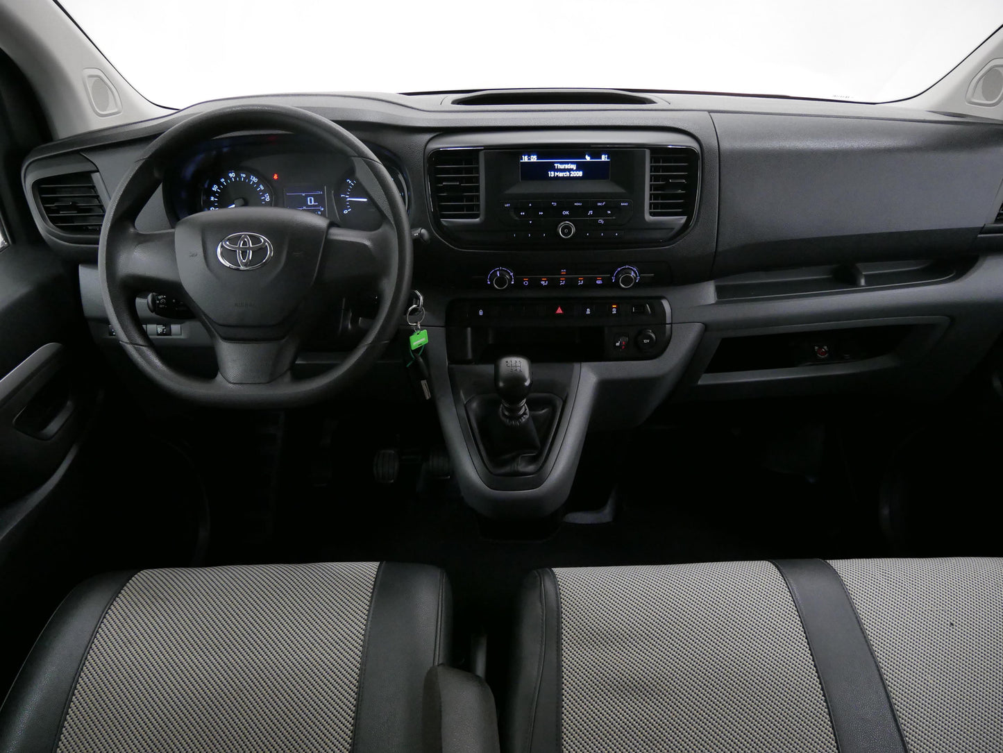 Toyota Proace 2.0 D-4D L3H1 6 míst