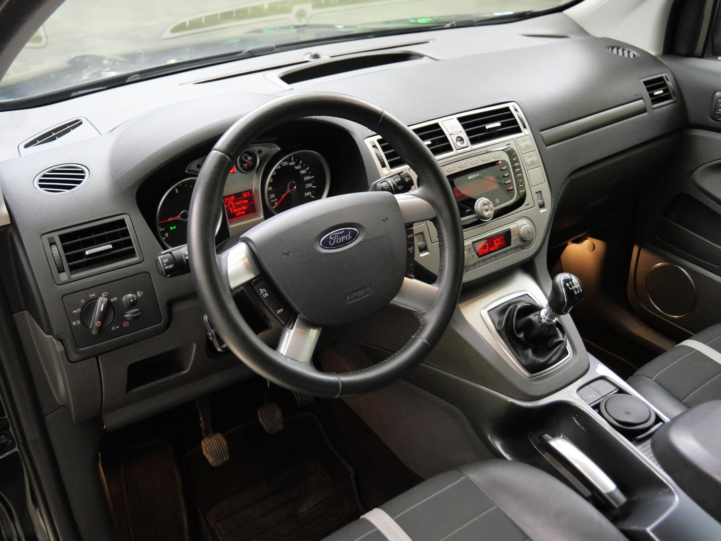 Ford Kuga 2.0 TDCi 120 kW Trend