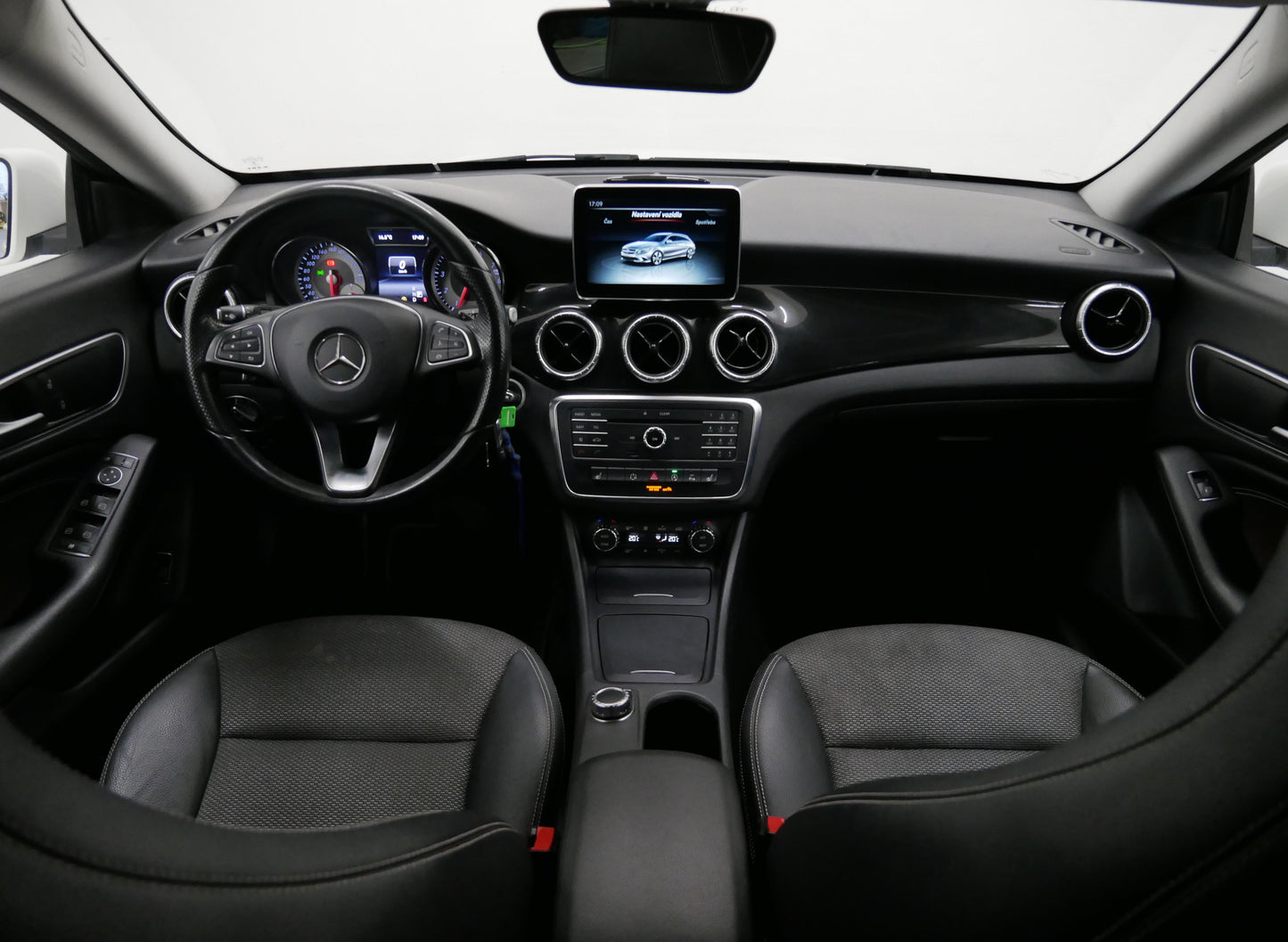 Mercedes-Benz CLA Shooting brake 180 90 kW