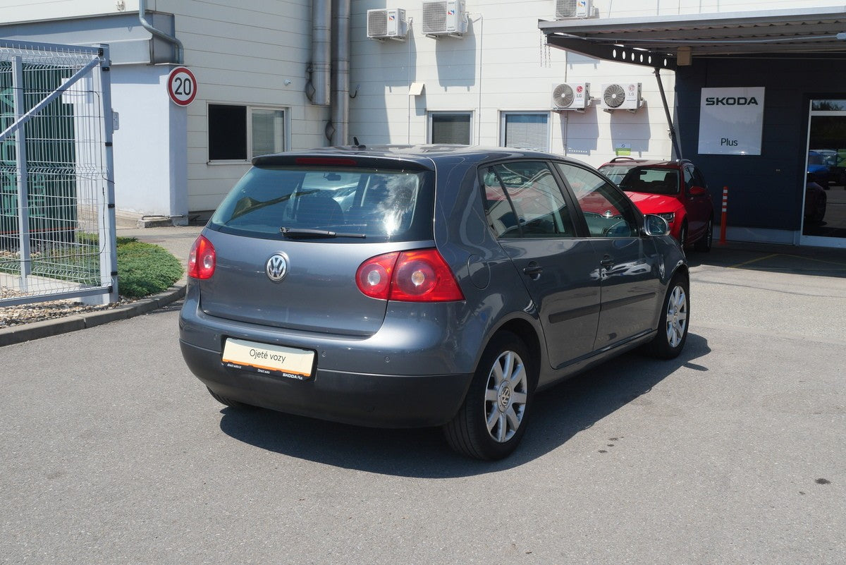Volkswagen Golf 2.0 FSI 110kW