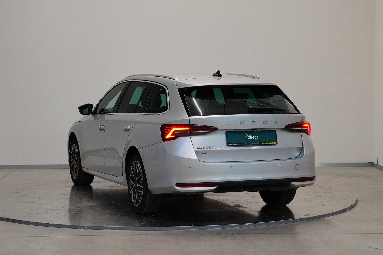 Škoda Octavia 2.0 TDI DSG Selection – foto 4