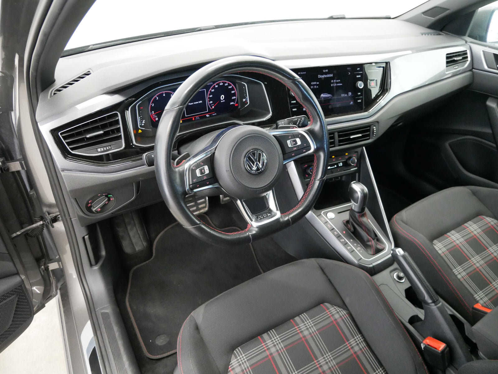 Volkswagen Polo 2.0 TSI 147kW GTI – foto 5
