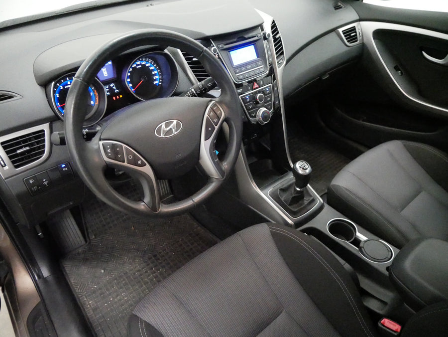 Hyundai i30 1.4i, 77kW Trikolor Komfort – foto 5