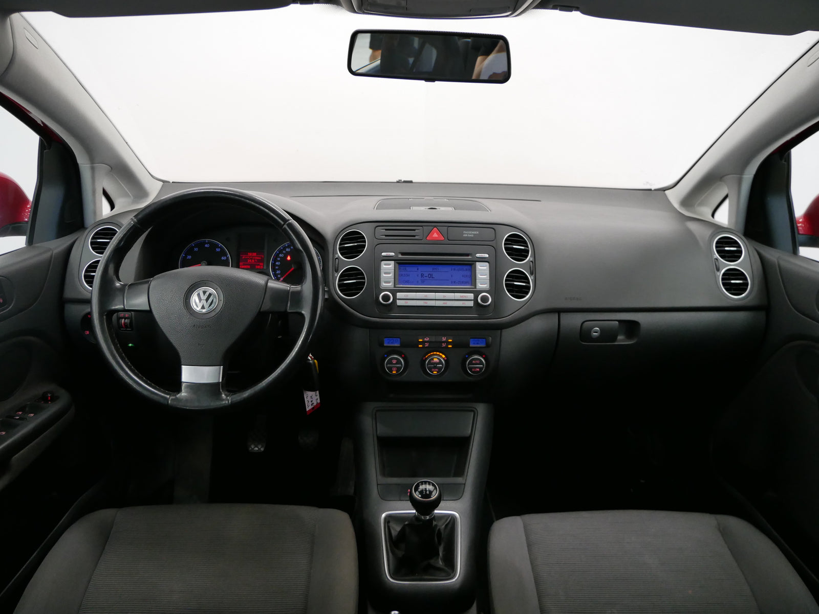 Volkswagen Golf 1.6 MPI 75 kW Trendline – foto 5